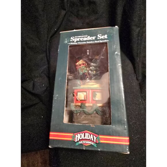 Handcrafted Holiday Seasons Spreader Set With 4 Holiday Character Stainless Stee - Picture 3 of 5